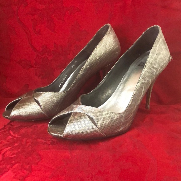 Stuart Weitzman Metallic Sashay Pumps - Picture 1 of 5